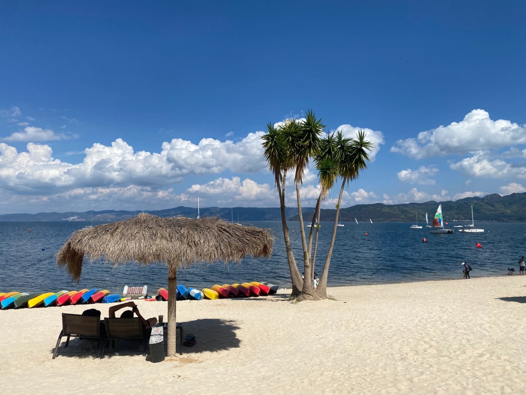 抚仙湖|明星鱼洞避世美景 明星鱼洞在抚仙湖的中间,是个小景区90