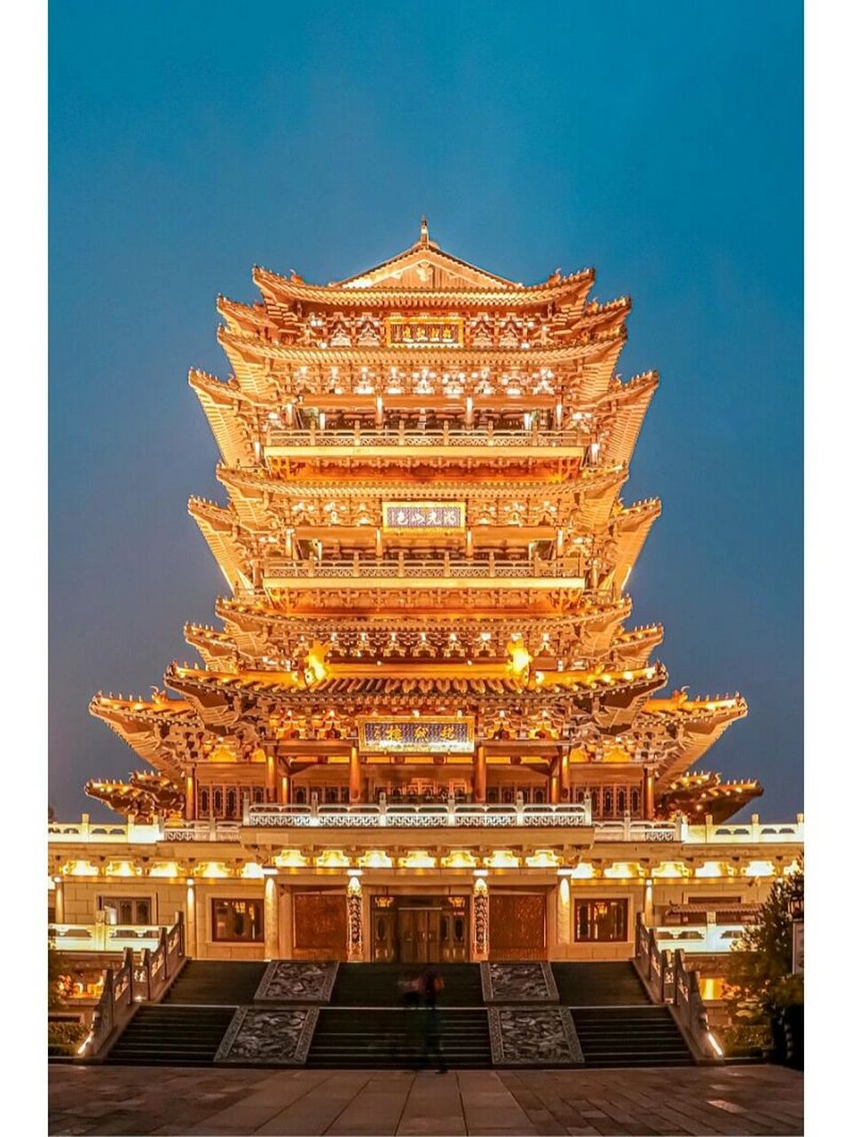 开灯时间 如果是在3月20日之前,大明湖超然楼的开灯时间应该是每天18