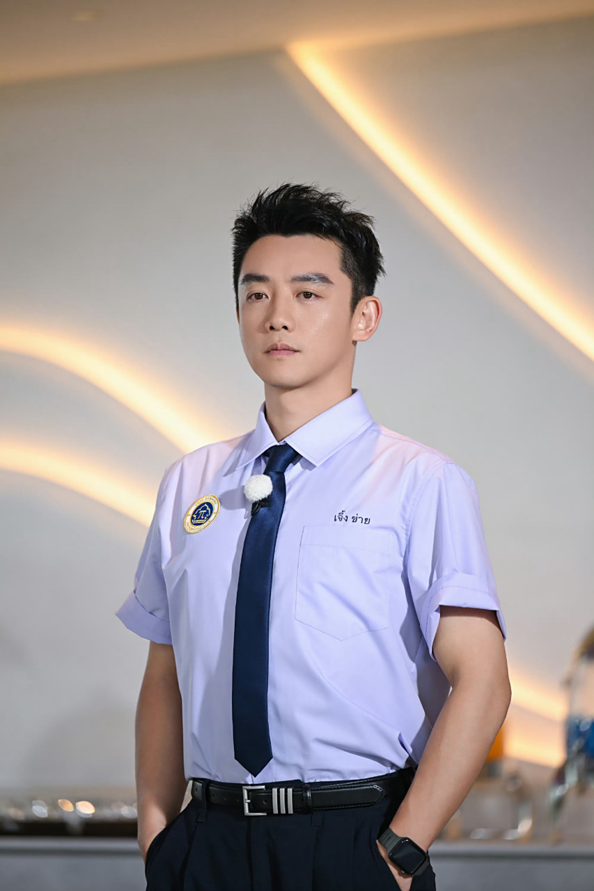 郑恺 奔跑吧十一季收官在即,泰国之旅继续,穿上泰式校服重返青春性鞍