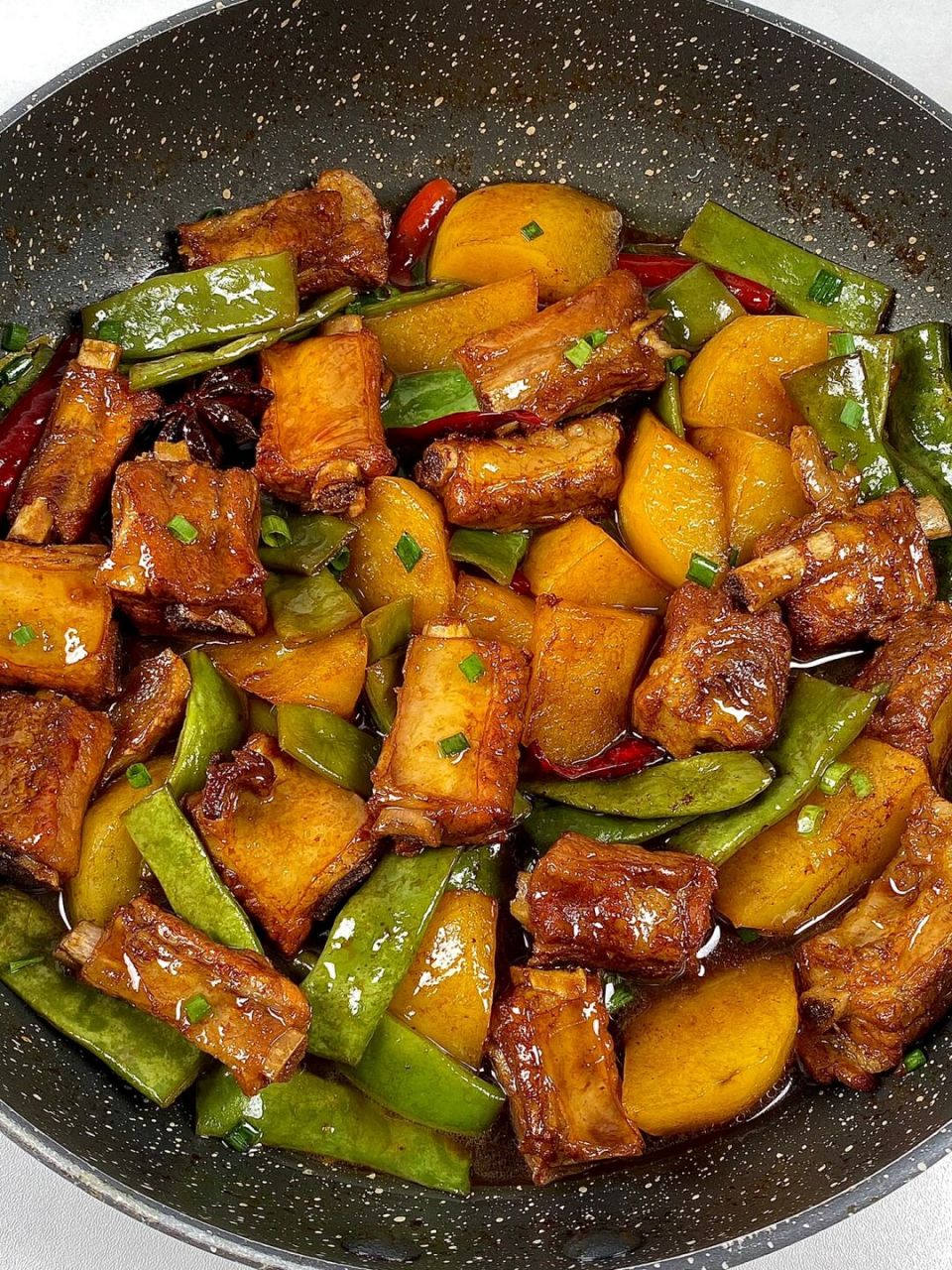 排骨土豆炖豆角巨香巨下饭!