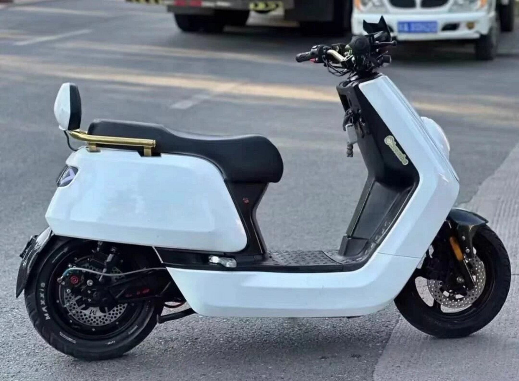 小牛电动21年小牛nqi 小牛电动21年小牛nqi 远驱240 6026锂电 1200瓦