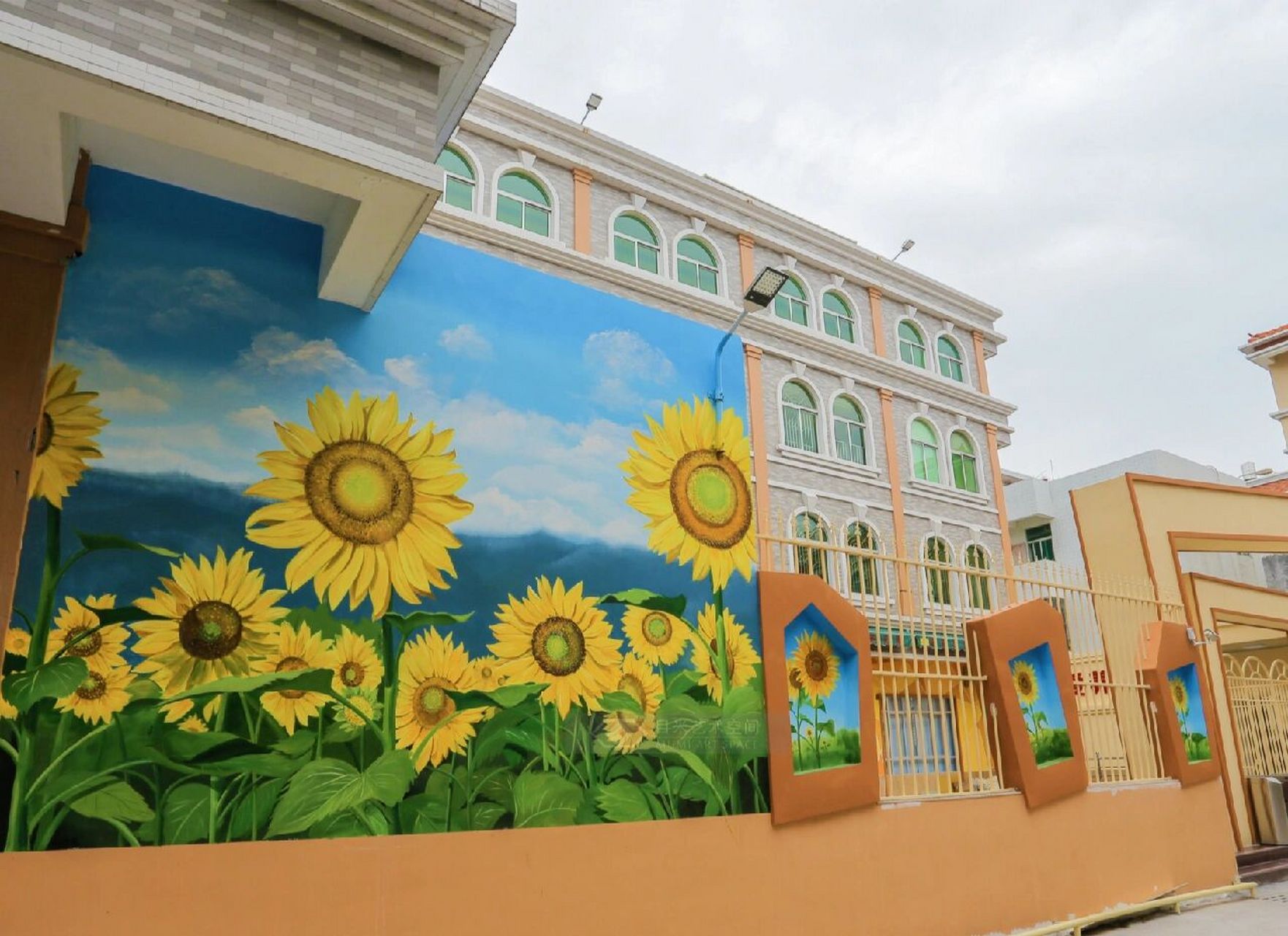 幼儿园墙绘案例|校园卡通图案楼梯墙画