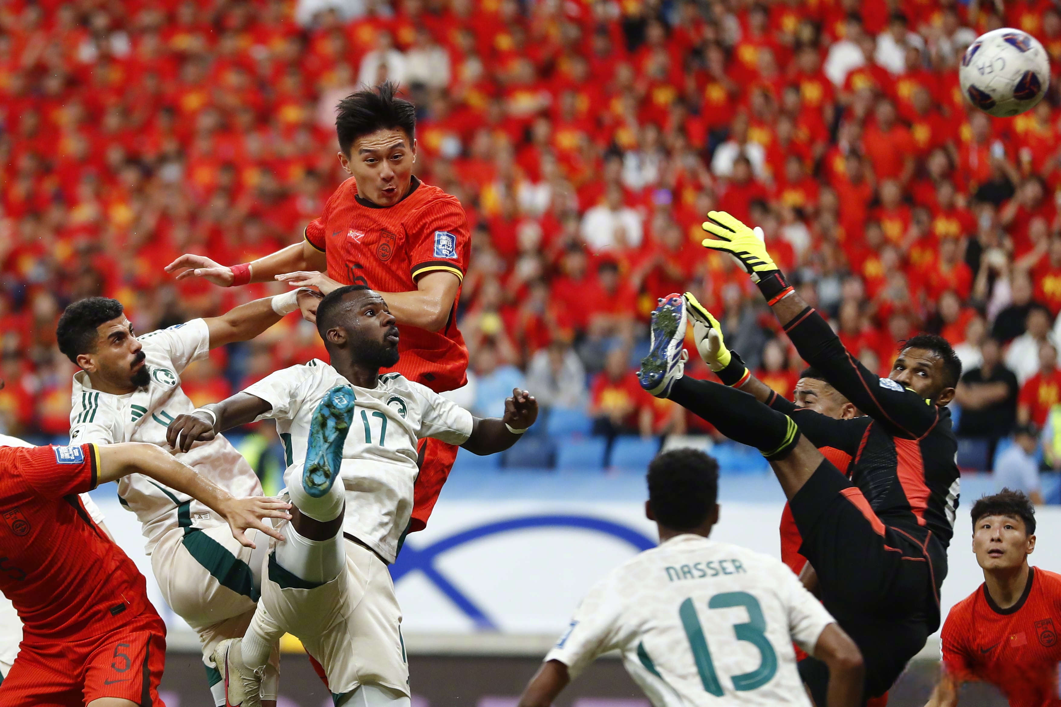 年世界杯 资格赛竞 争激烈相关图片5