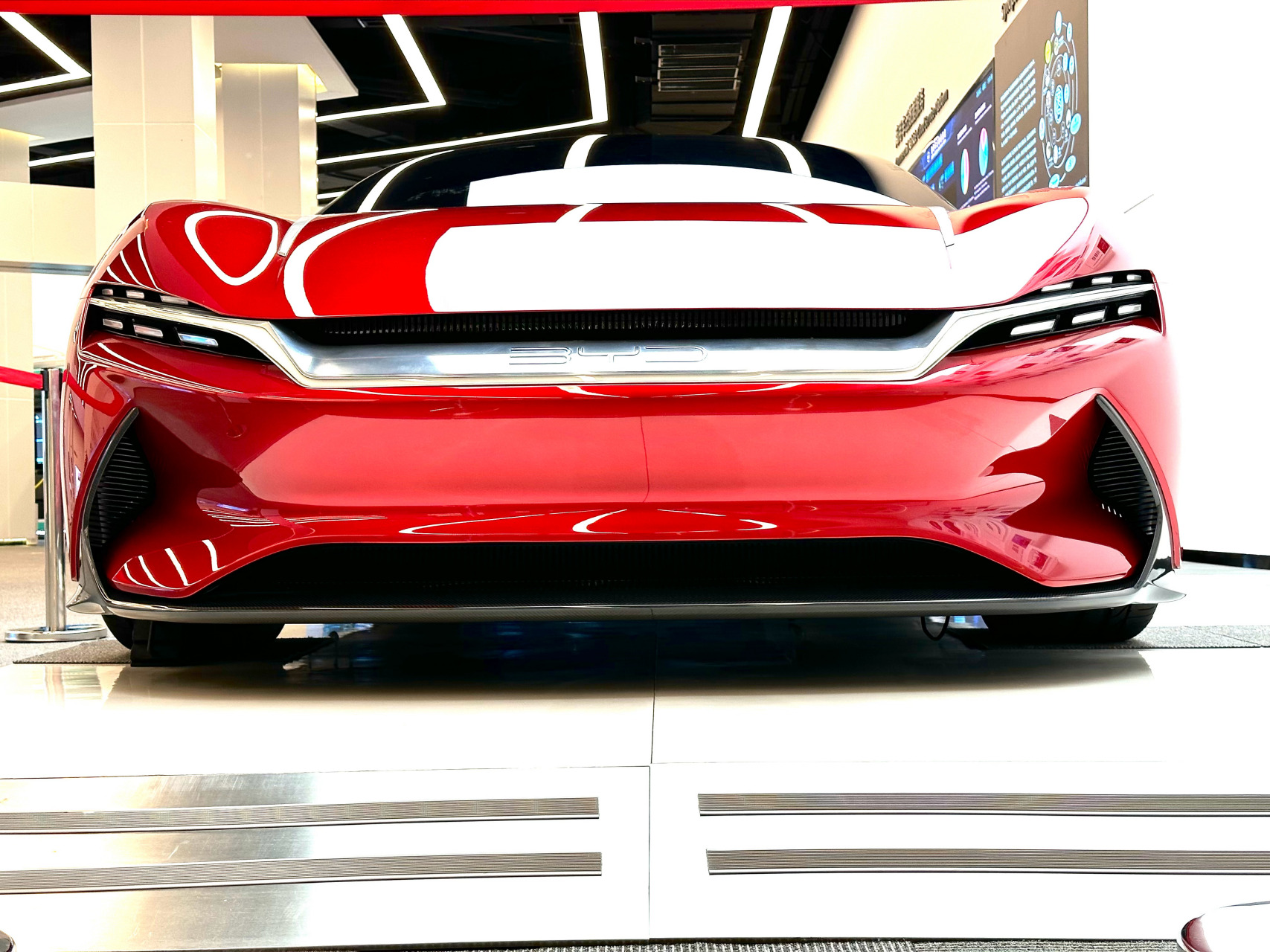 比亚迪的 eseed gt 概念车,感觉比仰望u9还要好看,你们觉得呢[笑哭]