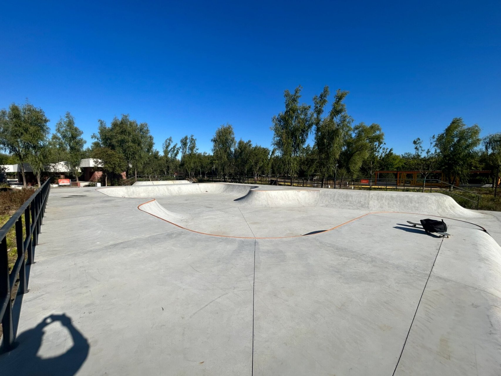 北京最新滑板碗池场地 北京滑板场地越来越多了,下面介绍个免费的