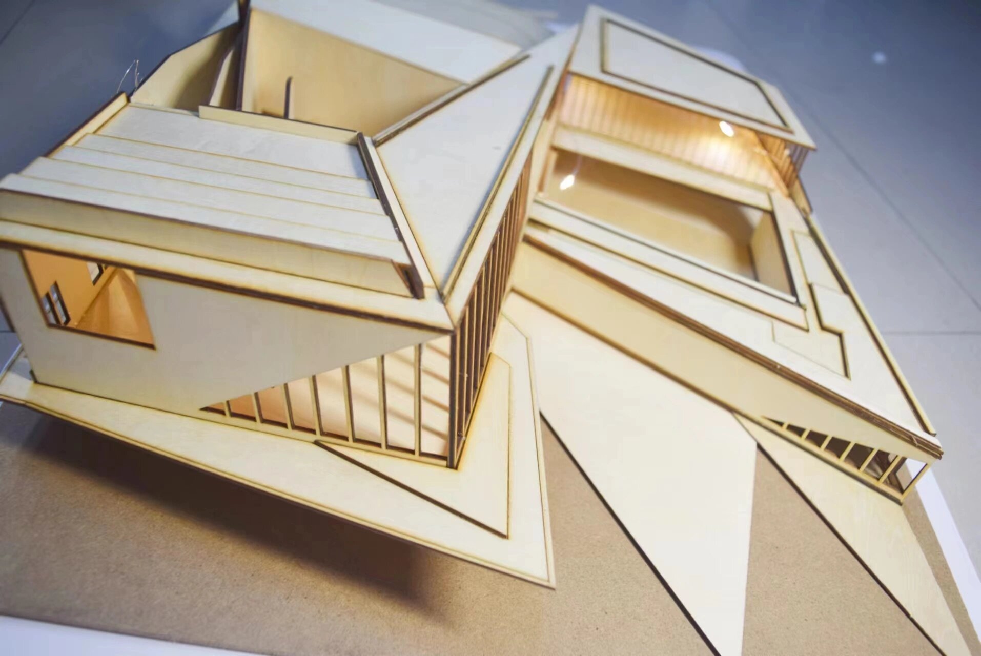 建筑模型结课作业—山海美术馆 山海美术馆坐落山与海之间前有滇池