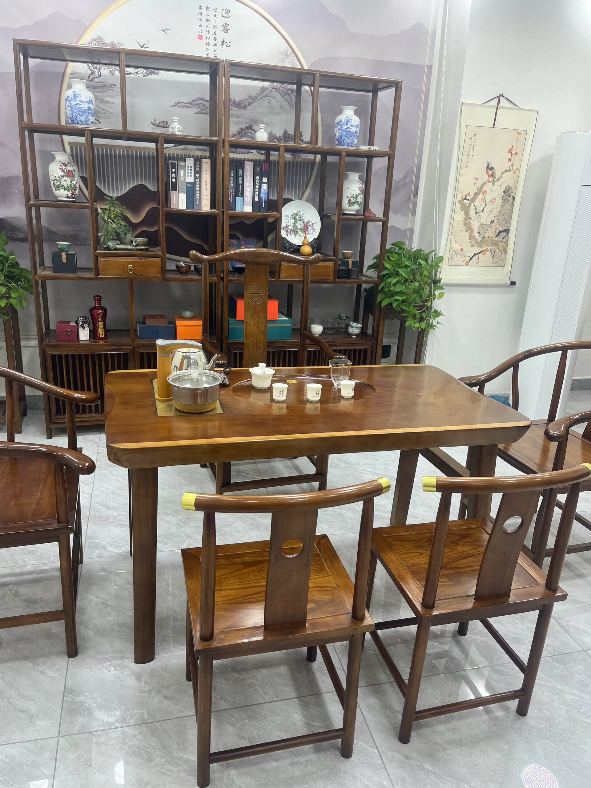 花旗木整板整切茶台 花旗木大板茶桌的优点包括: 1.