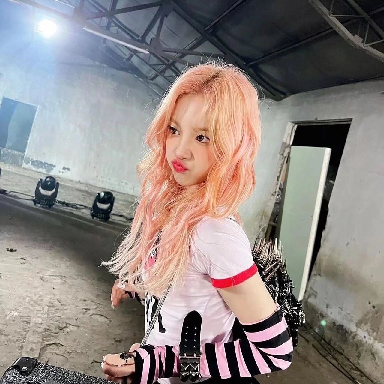 爱豆头像第二十弹-(g)i-dle宋雨琦 长相和声音不符的可爱烟嗓雨琦弟弟