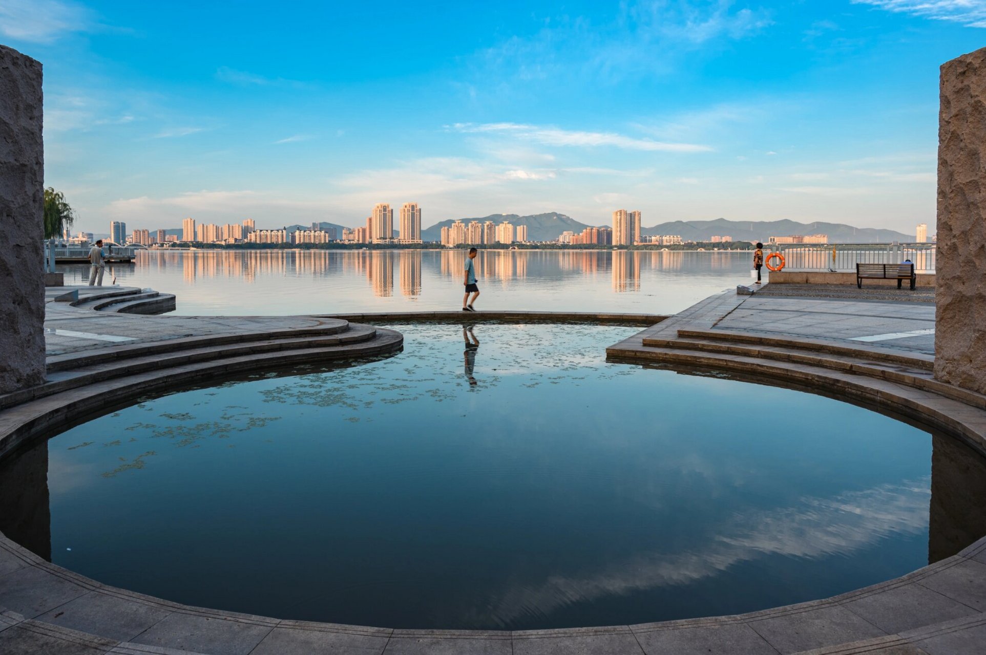 宜兴团氿的早晨,安静又有活力  早晨团氿变边走一走,拍一拍,这就是