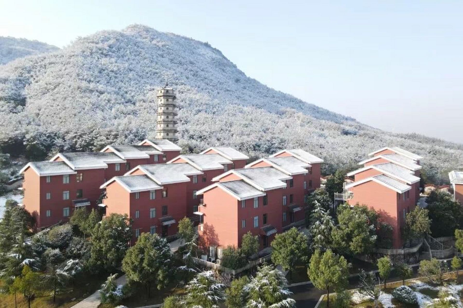 优学优选 | 欢迎走进金华海亮外国语学校 金华海亮外国语学校创办于