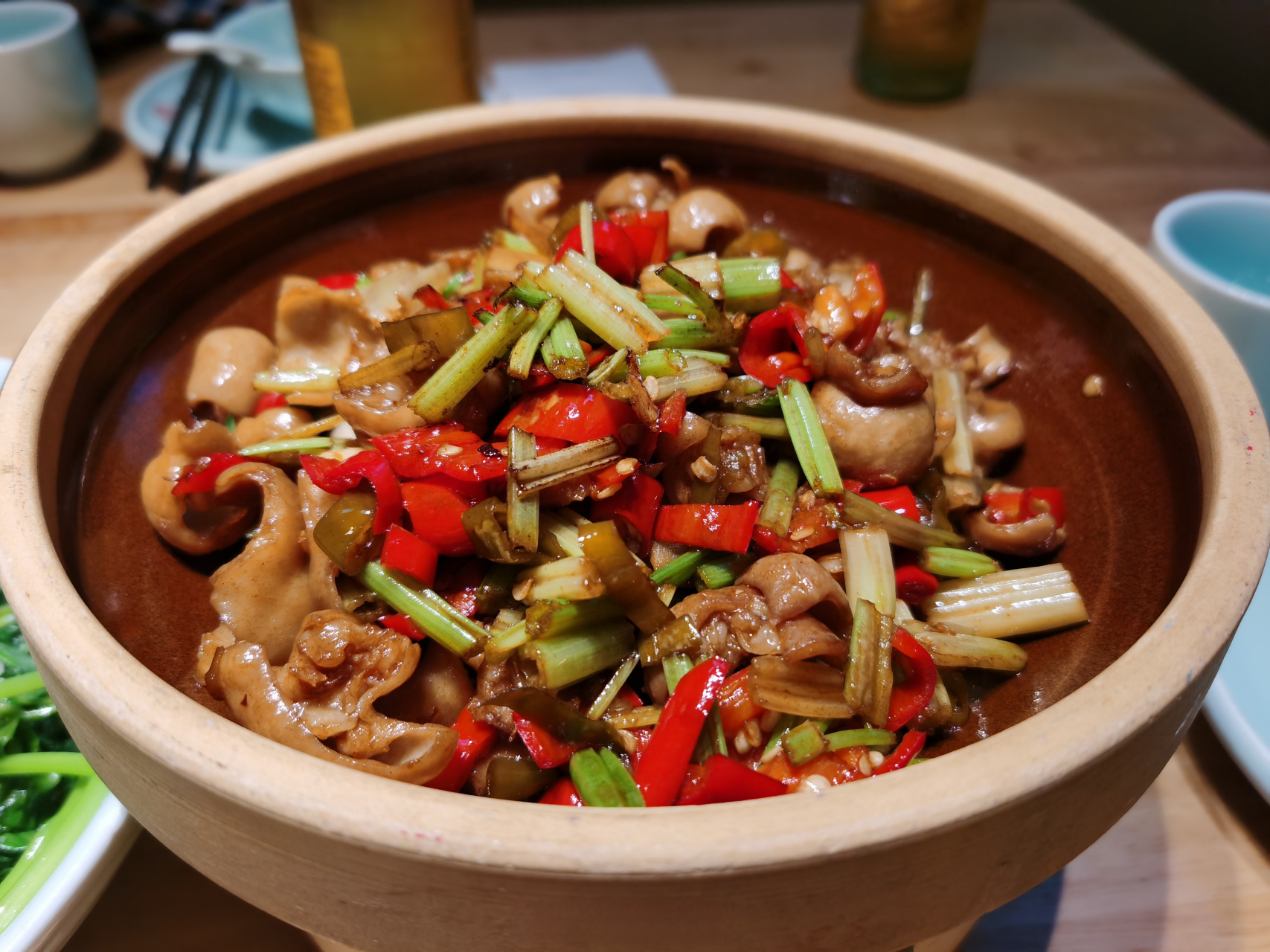 湘菜:芹菜炒肥肠