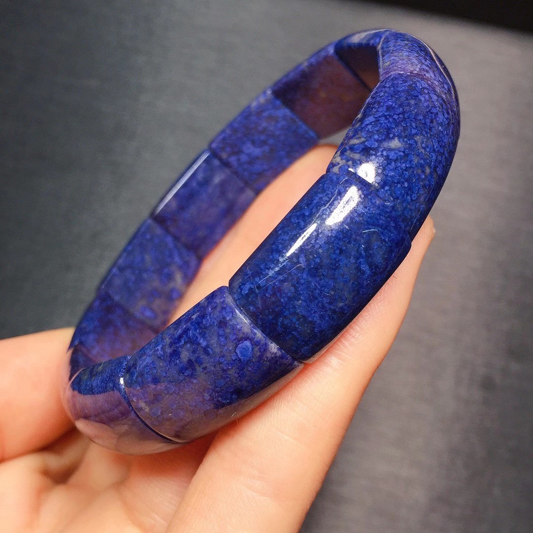 极品舒俱来佩戴功效到底有什么 舒俱来具有促进血液循环的功效,其含有