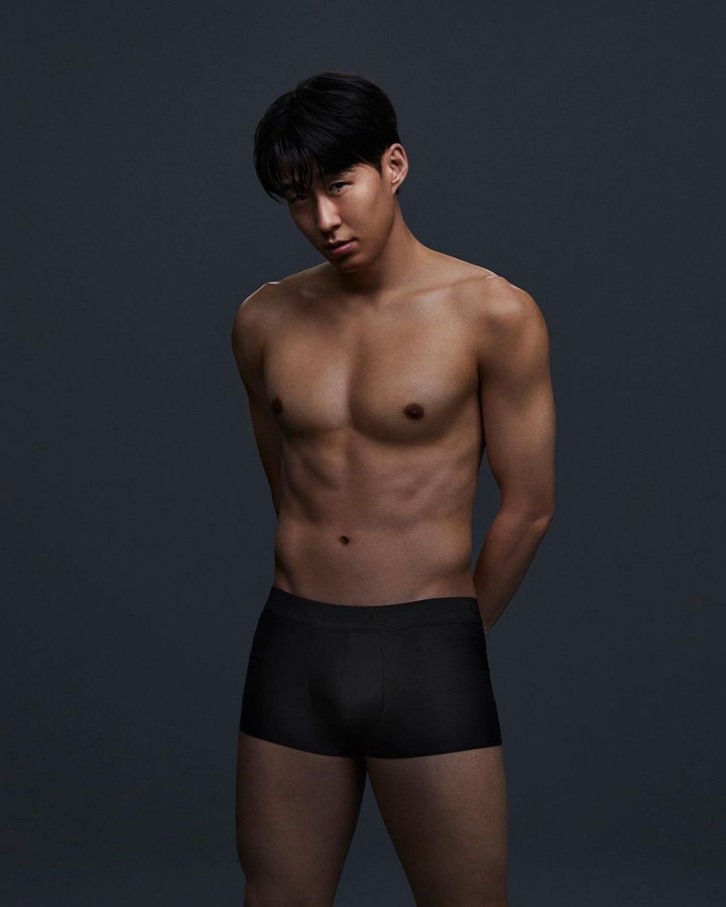 亚洲一哥孙兴慜ck内裤广告,给几分?[偷笑]