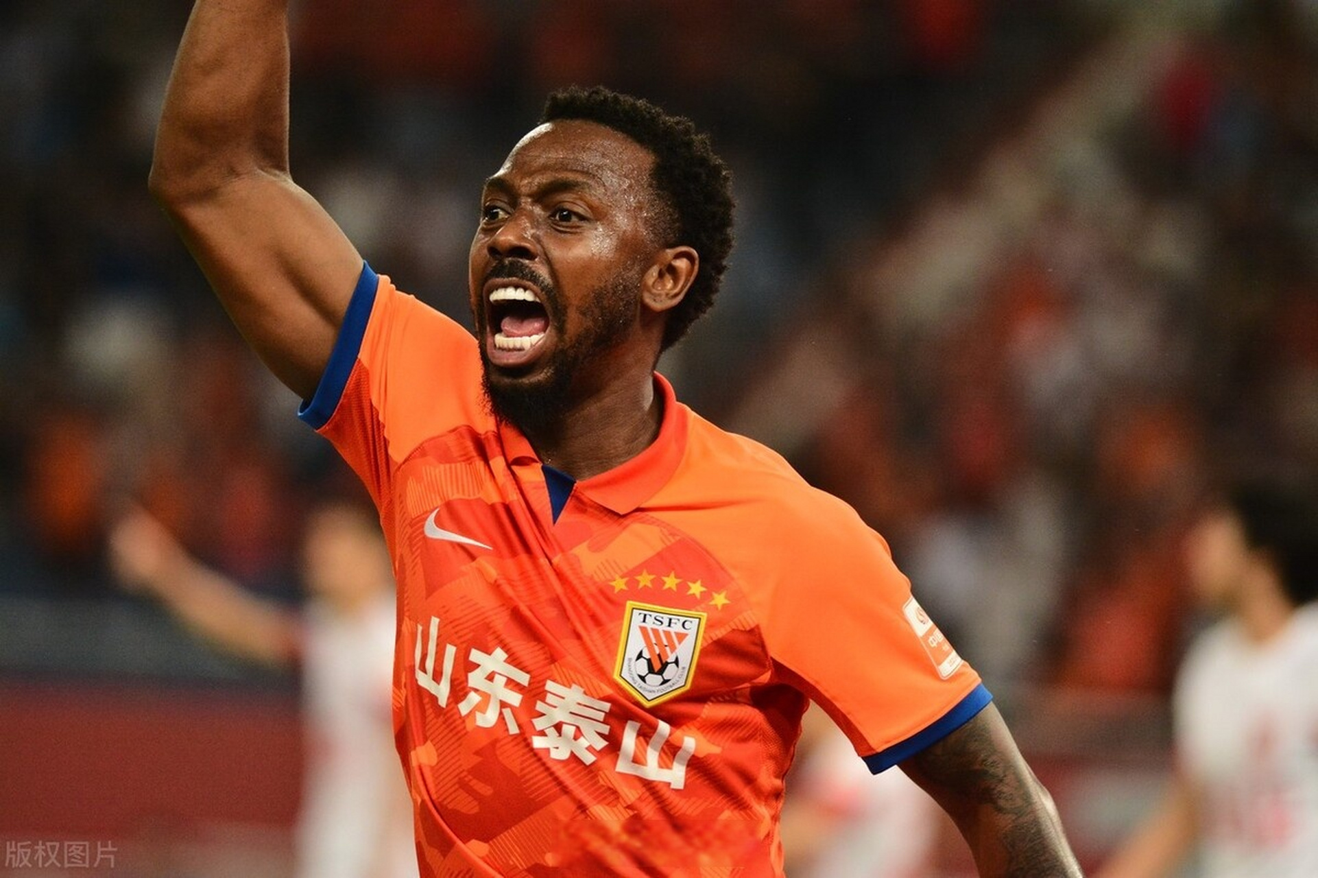 在重庆时的费尔南多是宗申摩托 在山东泰山时的费南多是济南轻骑 #费