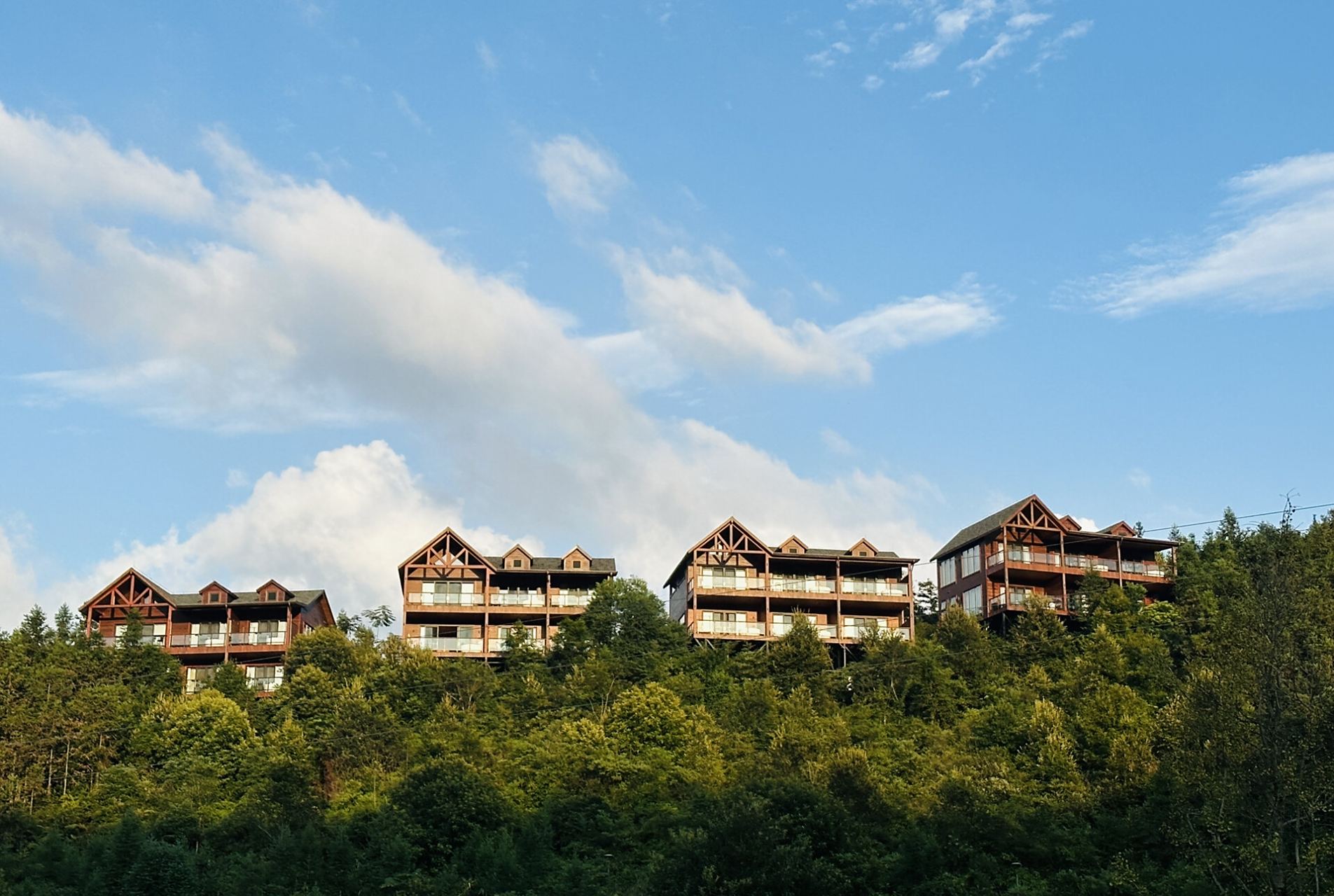 清远连山马头山温泉 环境很好,很适合一家大小过来度假游玩,私密性也