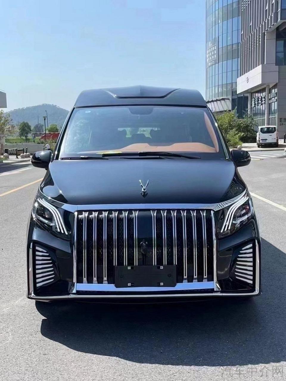 奔驰威霆款凯旋之星高顶 上牌日期:2024年3月 车辆车型:商务车 车辆