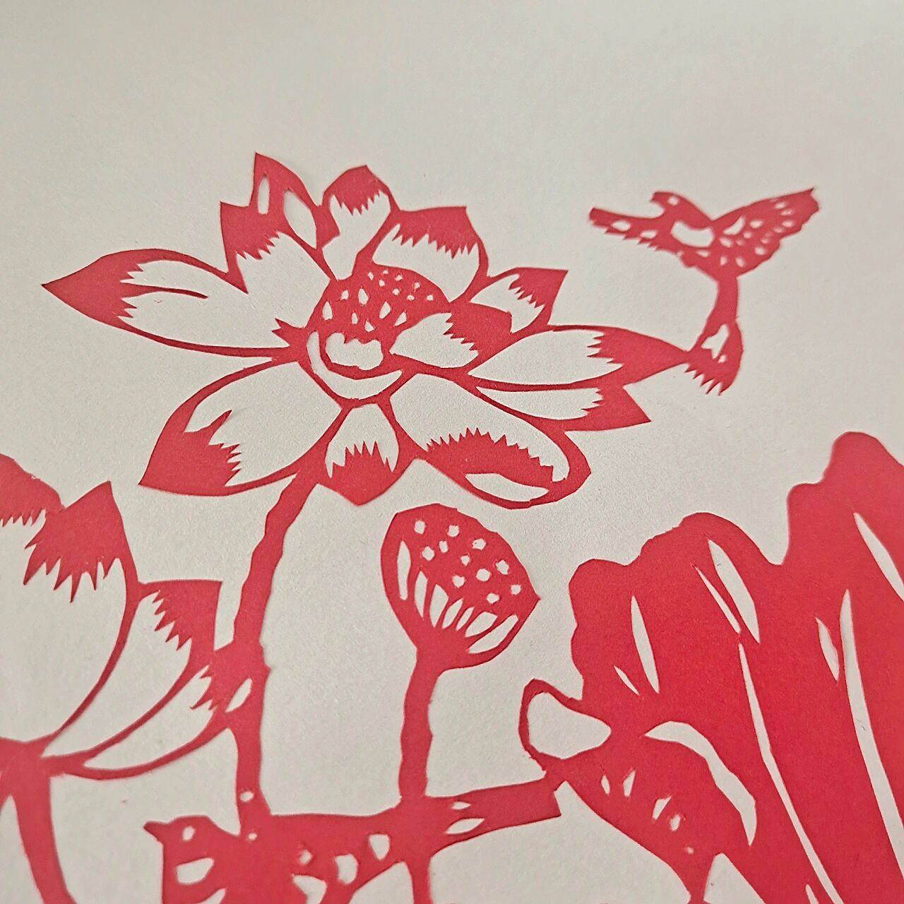 刻纸剪纸—《荷花》 材料988k红纸图案 8k红纸  刻刀 刻板 剪刀