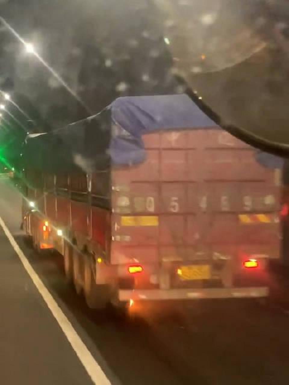 据长阳高速交警:沪渝高速长阳段发生