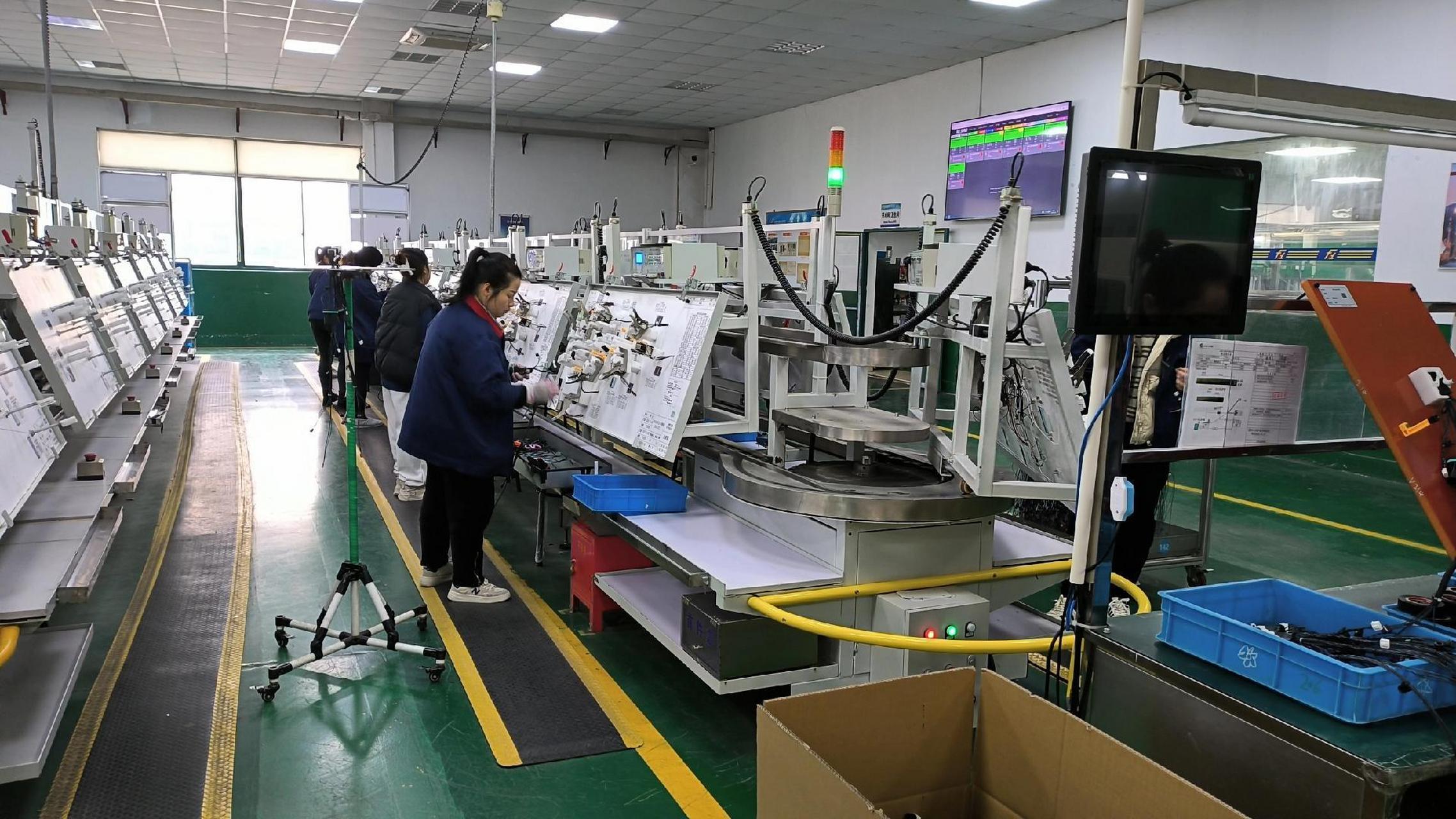 线束装配生产线是集总装 导通测试于一体专业生产设备,降低不良率