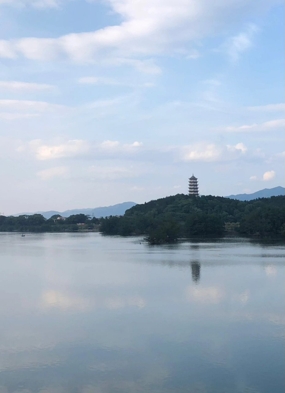 永州·香零山阁 始建于唐初,同治二年重建,供奉观音 	 位于永州市零陵