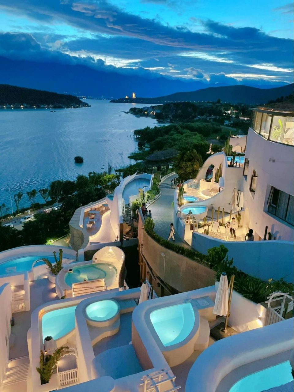 大理圣托里尼95醒在洱海边观海景7878  各地疫情政策相继放开了