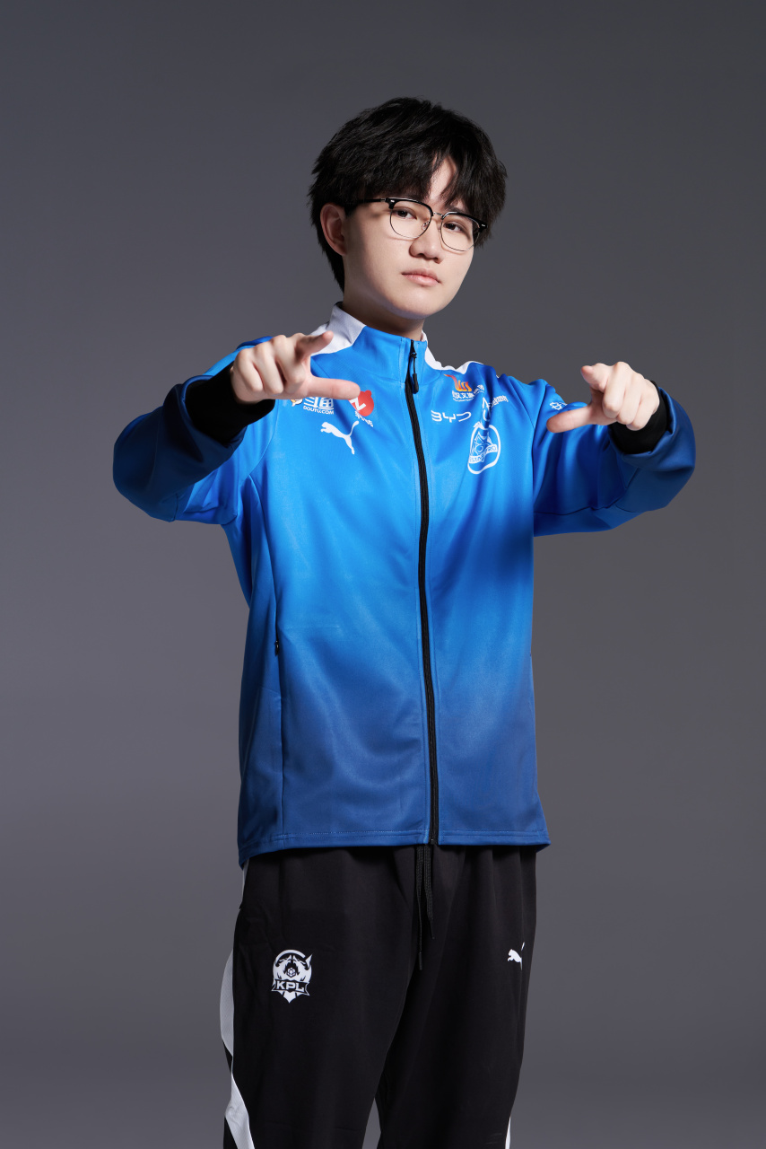 2023世冠kpl赛区出征照 【武汉estarpro世冠定妆照·贰】  拍照就要