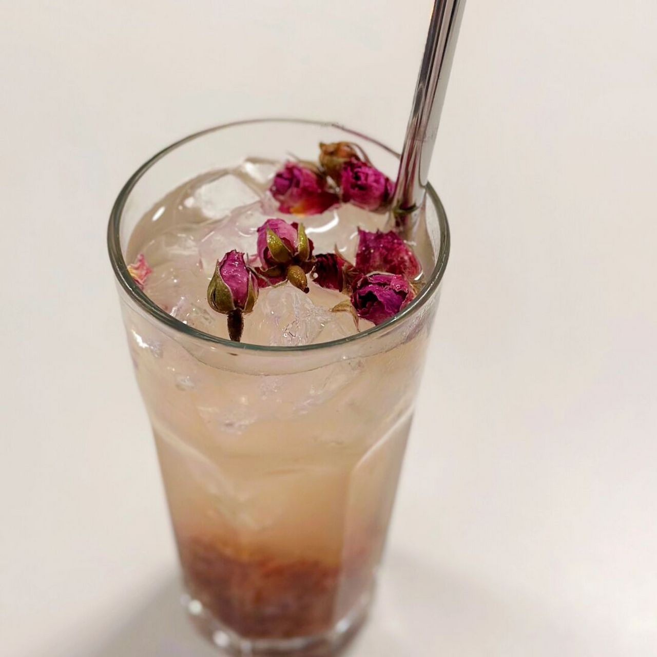 9297饮品分享|玫瑰荔枝气泡水 步骤: 16615杯中加入适量的