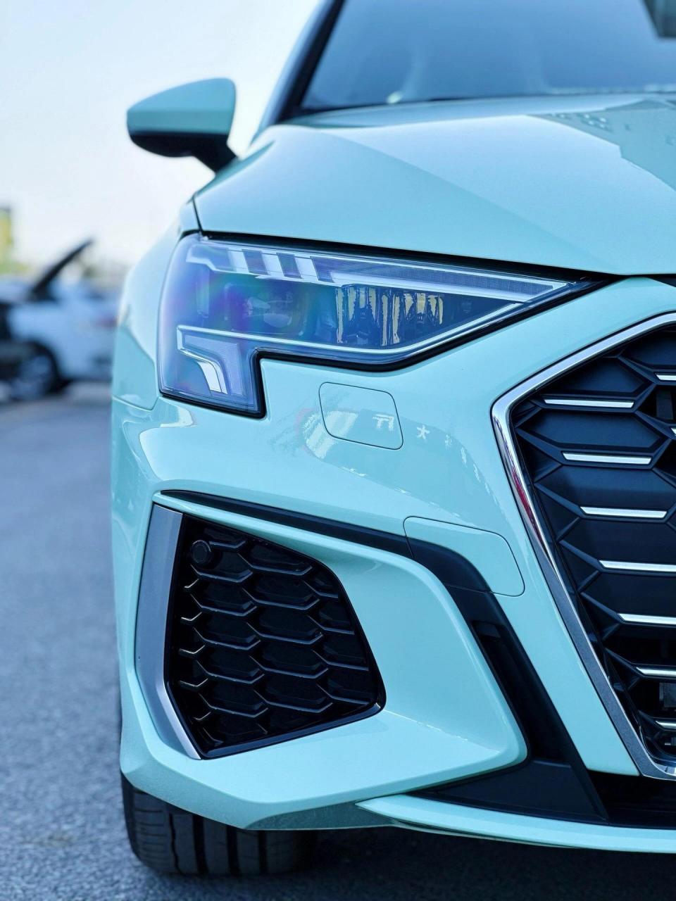 奥迪a3l的夏天专属颜色喀纳斯绿.