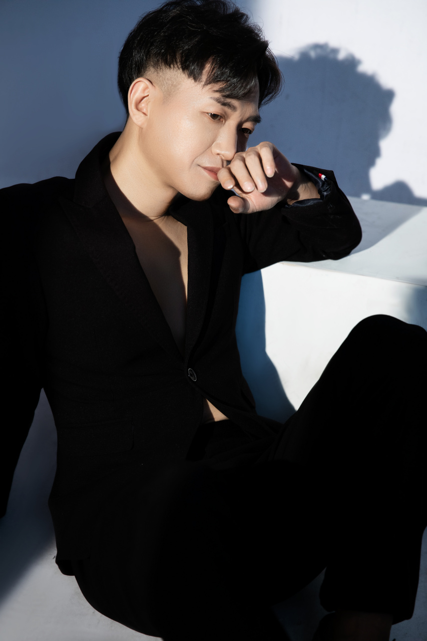 庄闲##庄闲写真##歌手庄闲# 新歌写真