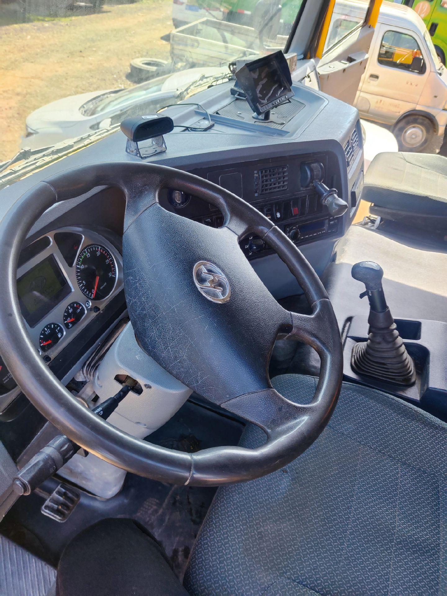 2019年7月红岩金刚,国5科索320马力,高低法士特12档红岩专用桥,前置顶