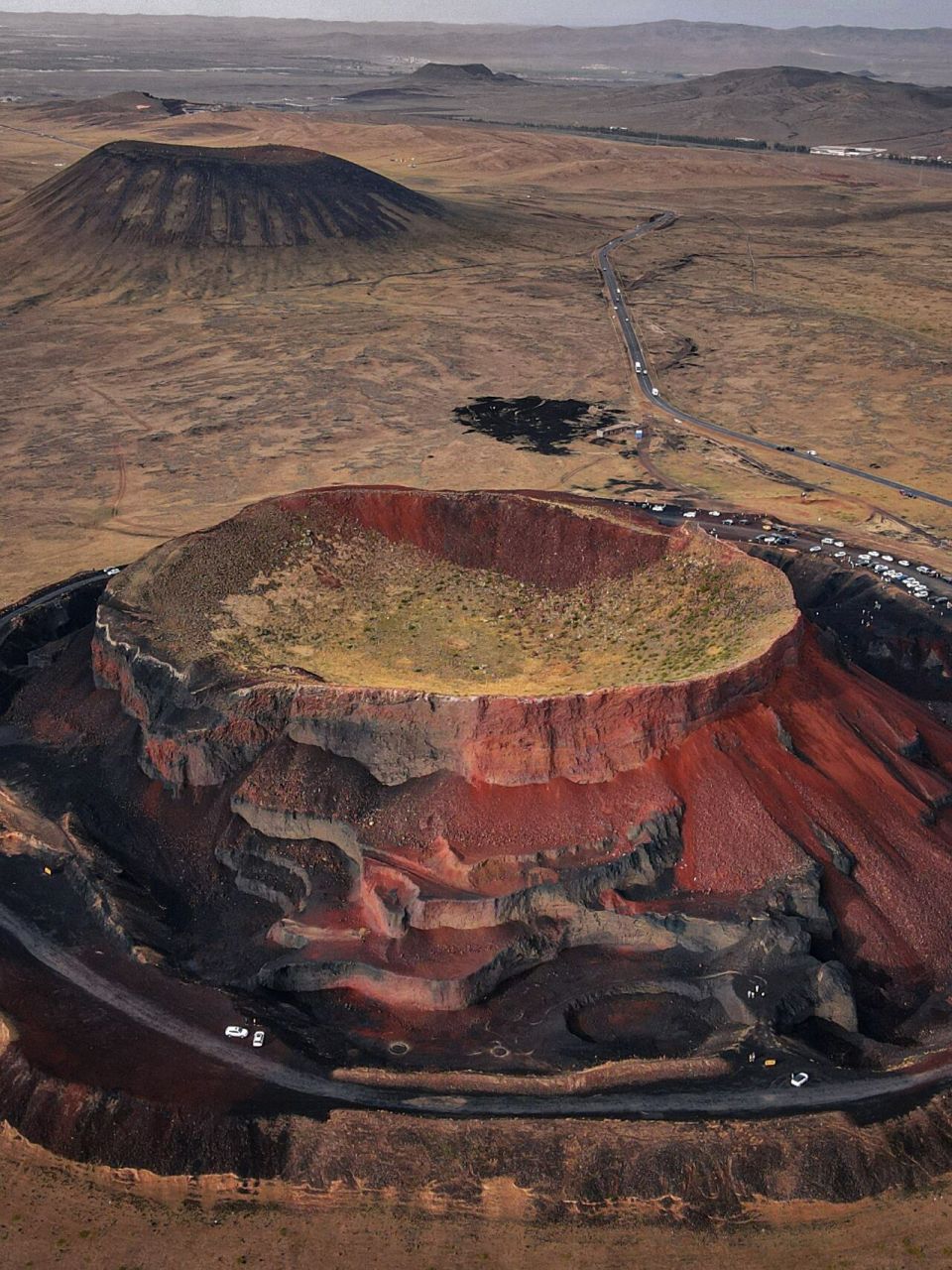 建议你别去了 99乌兰察布火山群,位于内蒙古高原南边,距离北京约400