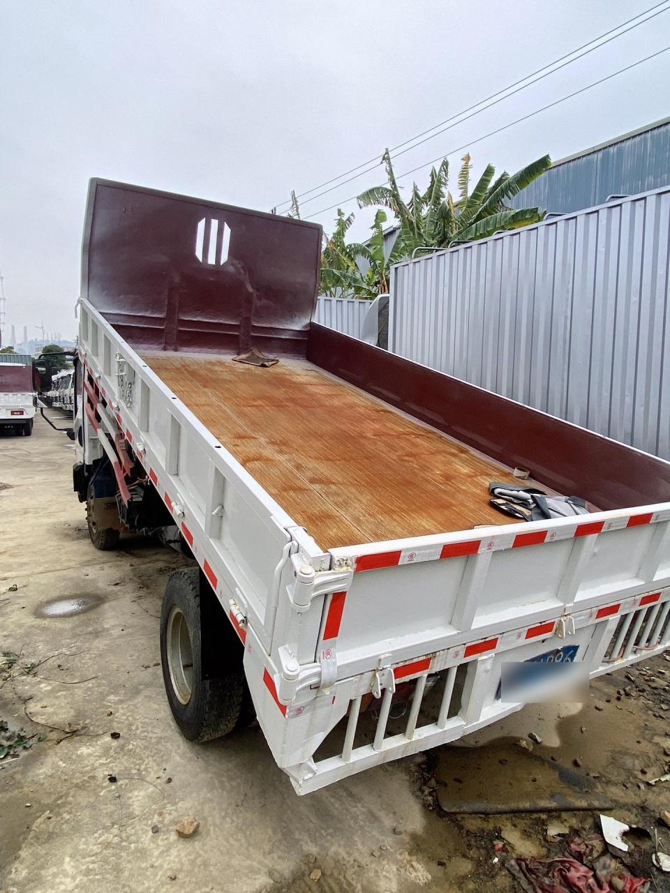 18年12月份27日解放虎vh,潍柴3 .7排量,130马力,6加1变速箱,车厢长4.