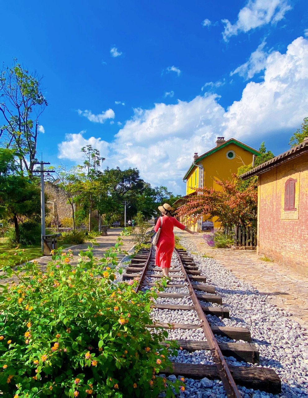 蒙自|碧色寨这么拍,避开人潮又特别  	 碧色寨是蒙自必打卡的景点了