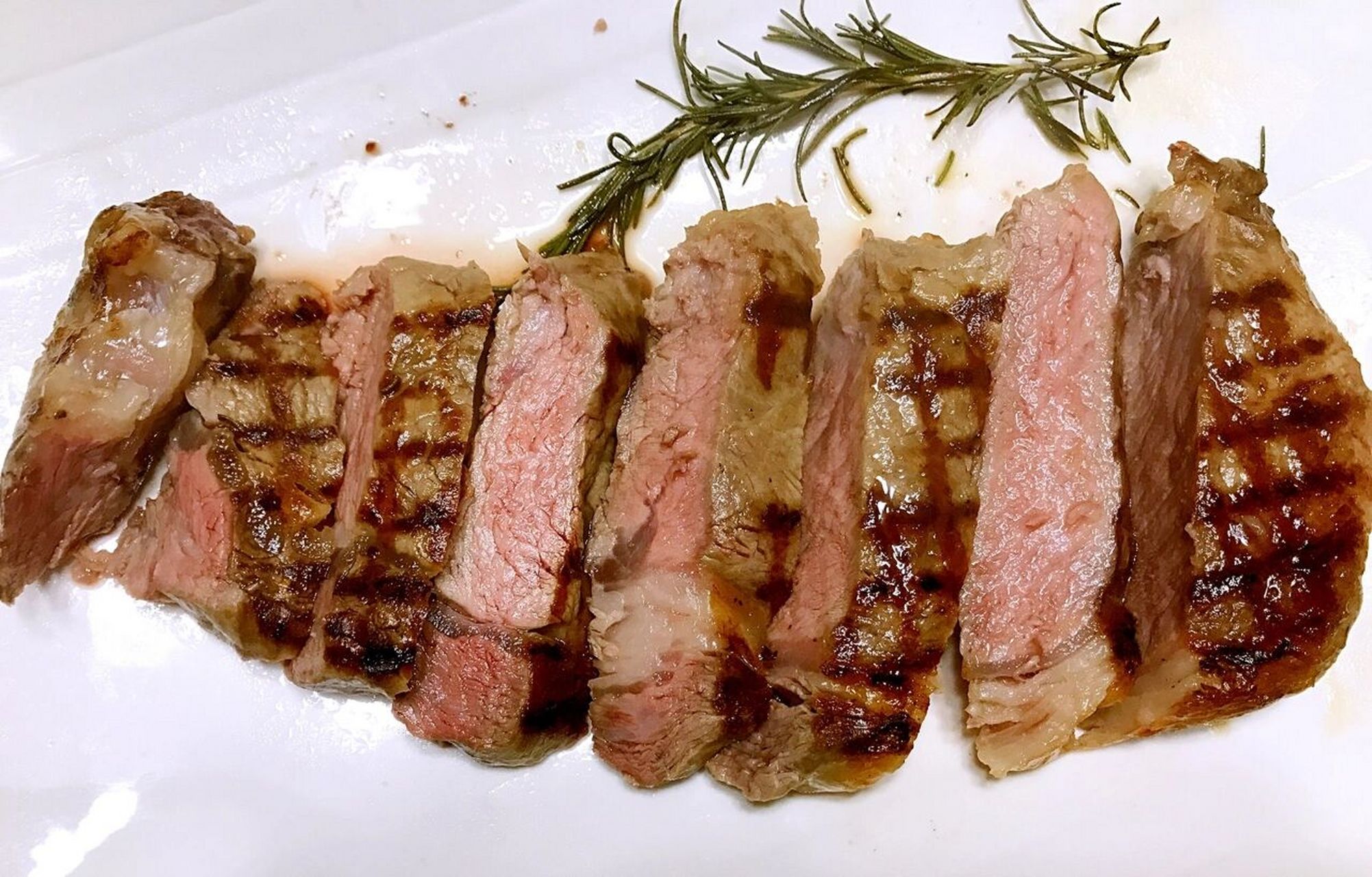 先煎后烤|厚切眼肉牛排 分享一个厚切眼肉先煎后烤做法,大概七分熟