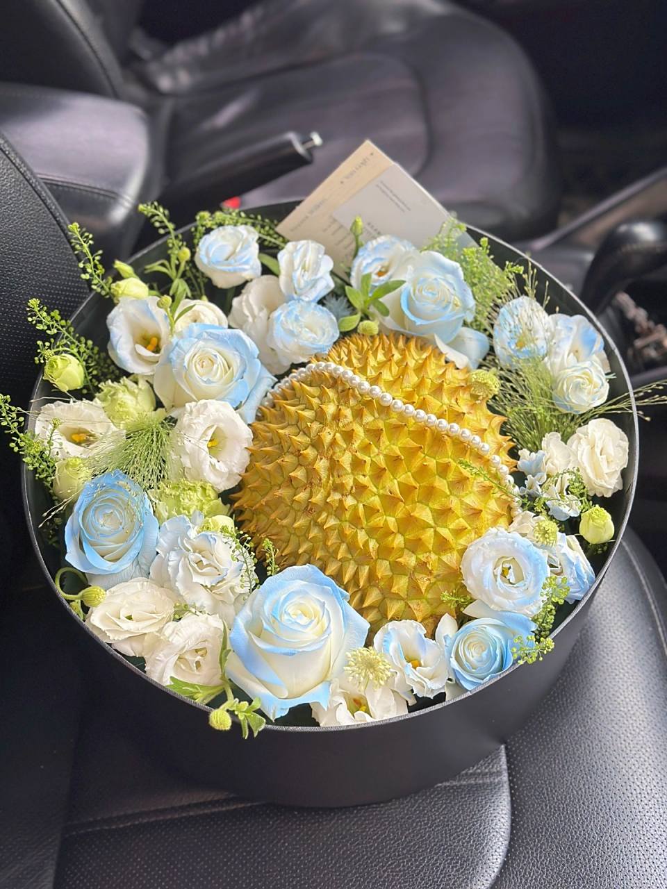 榴莲鲜花礼盒"榴"你一生  "莲"你一世 "榴"你一生  "莲"你一世 送给