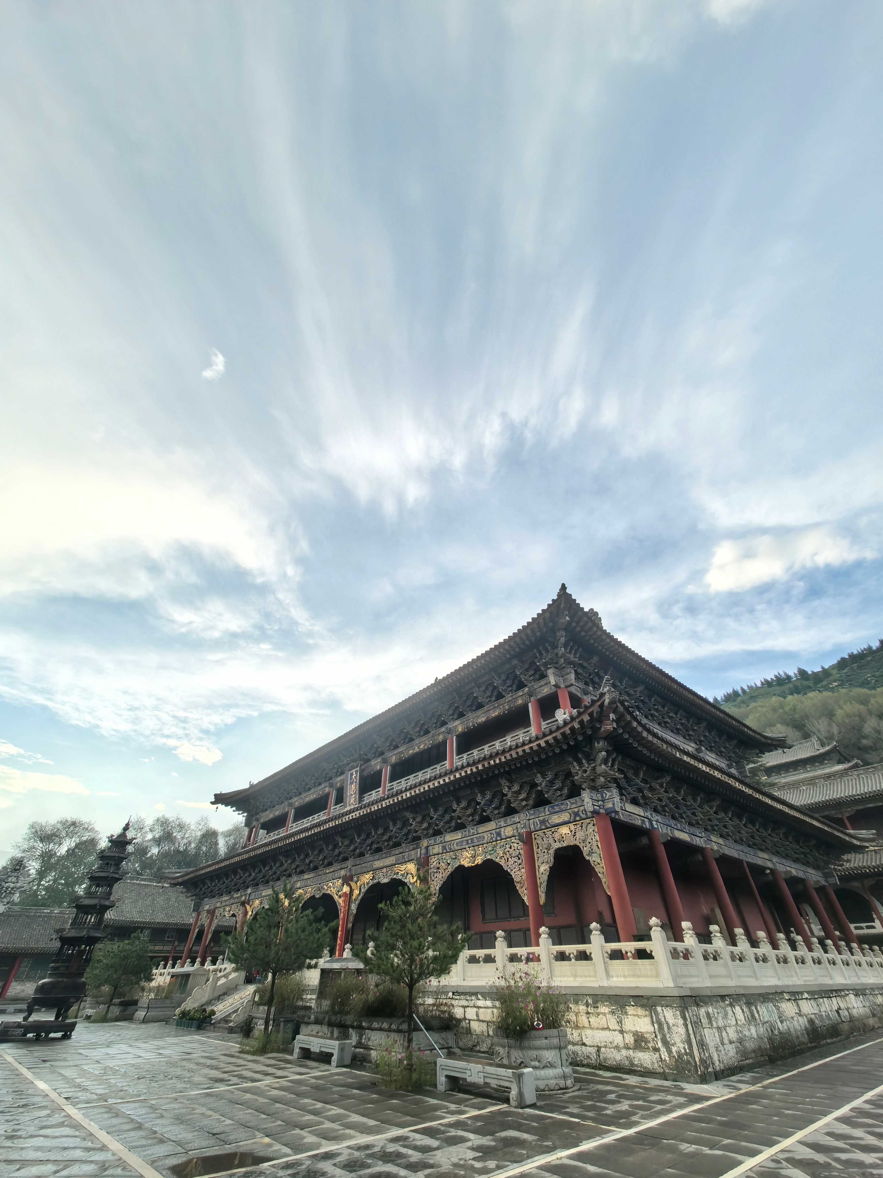 思惟诸佛复有五事:一者思惟十方过去未来现在诸佛