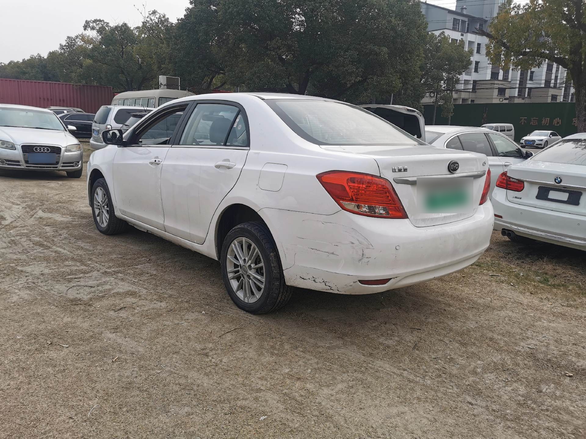 2019年比亚迪e5,续航400公里,太新了,价格3万多开走