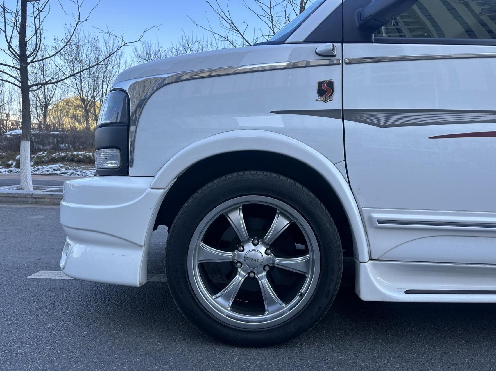 13年进口美系豪华中美仕家gmc高端商务车!5.3排量四驱!