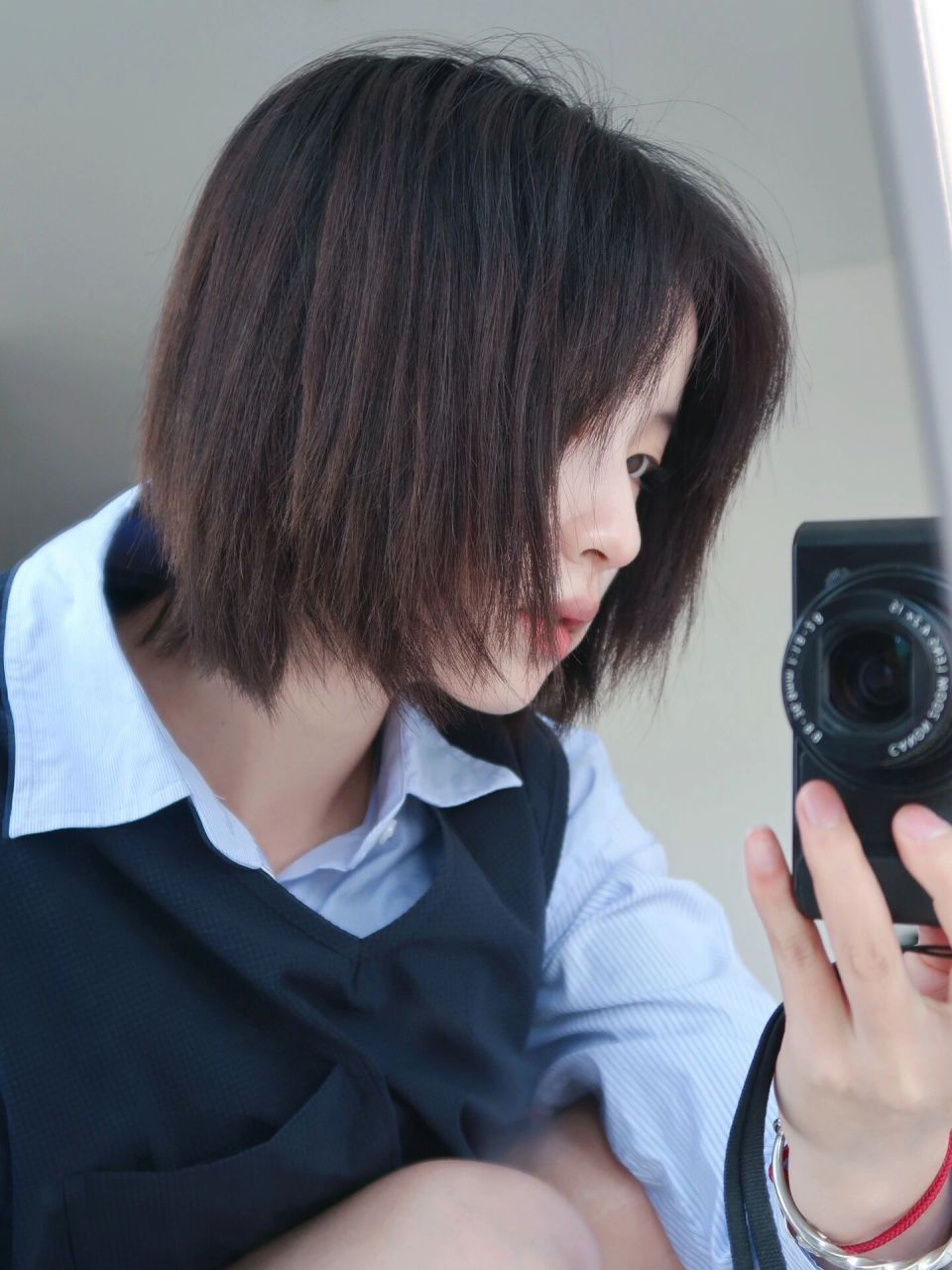 这个短发侧面图 托尼再看不懂我要99了 侧面的层次 已经拍得很清楚