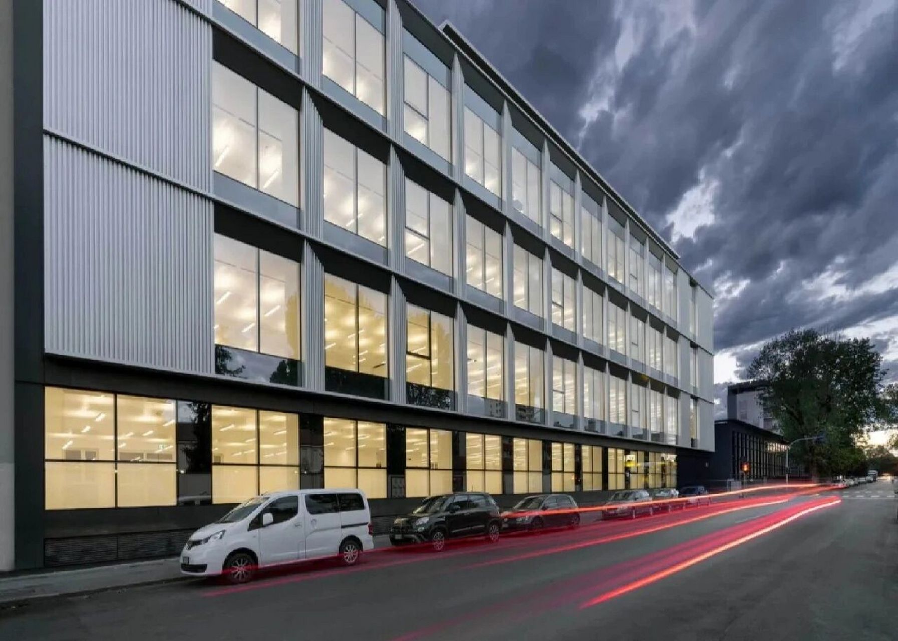 优雅立面 | 多层办公建筑