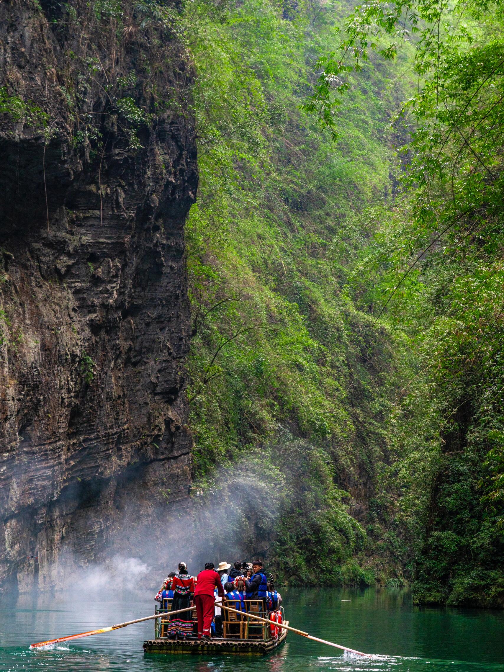 解锁阿依河游玩攻略,感受自然与文化融合!🌿