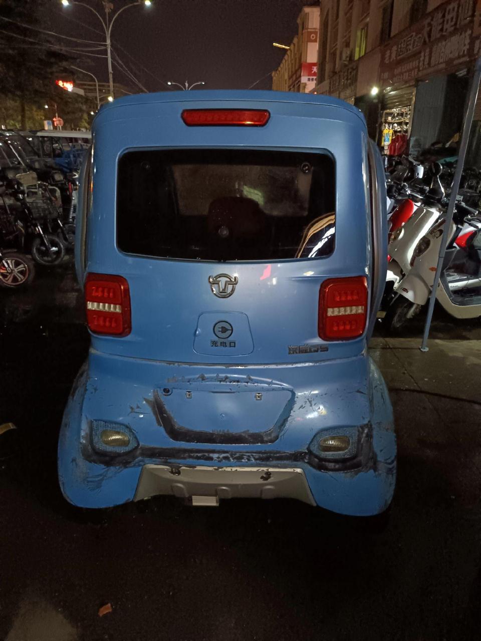 新收一辆东威q5小四轮,60伏58安电池,带倒车影像,车况精品.