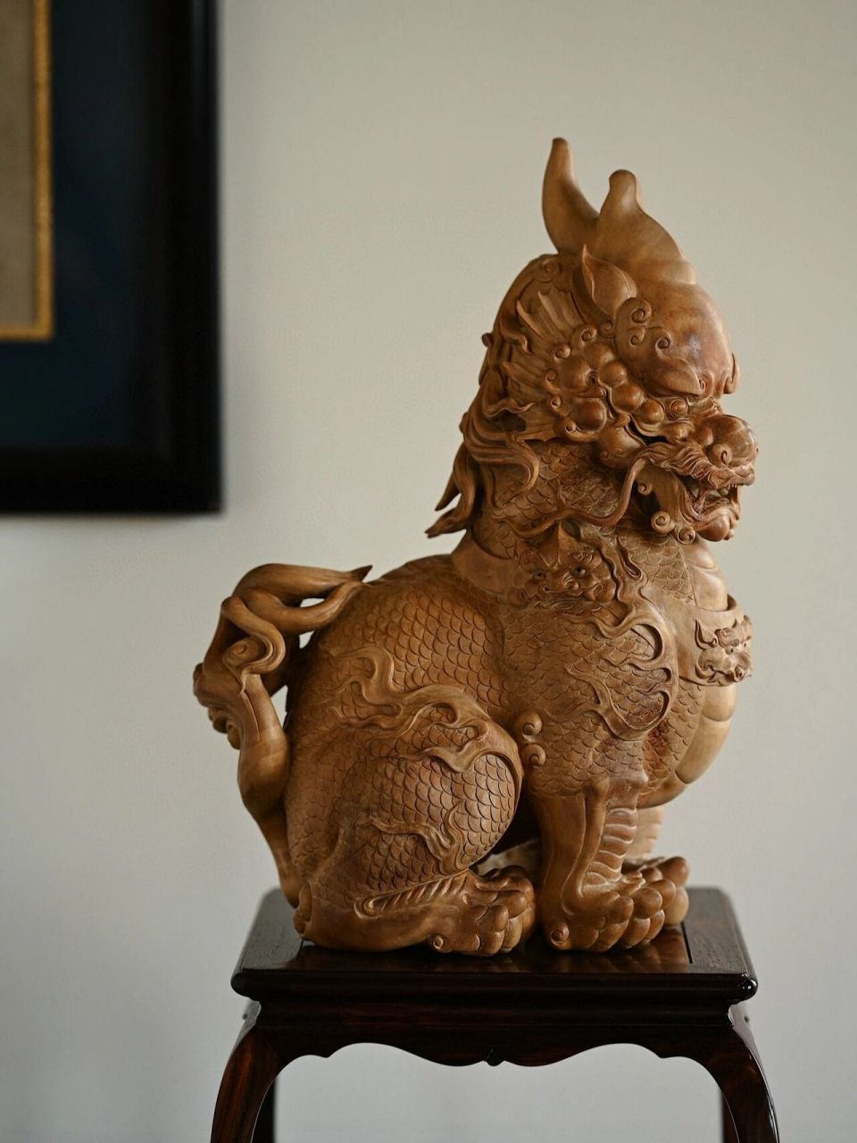 老山檀"瑞兽•大麒麟" 大料雕刻,麒麟蹲坐之姿,背棘如戟,鳞片层层,