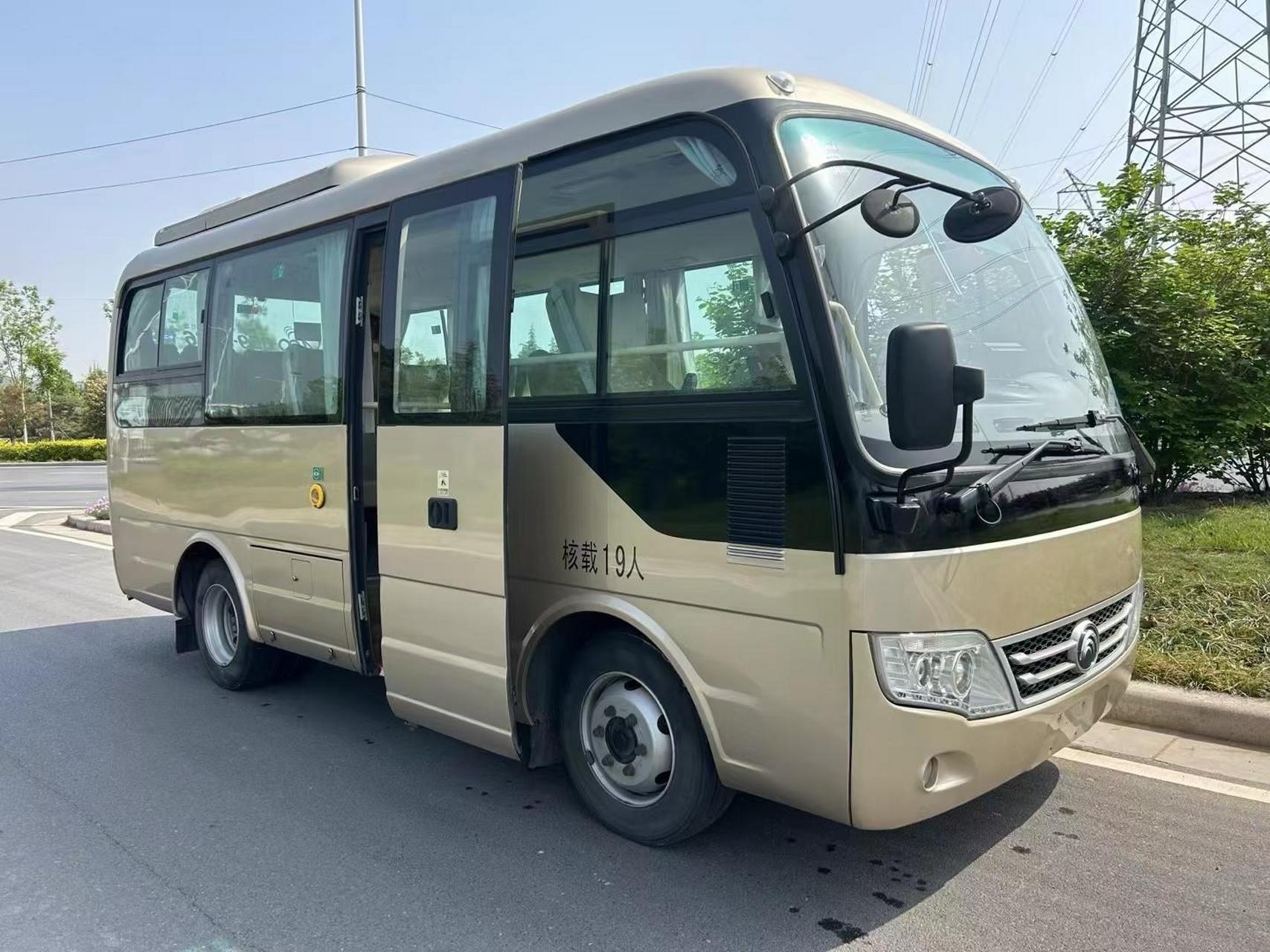 2021年2月,19座营宇通6609中型车,a2b1可开,非营运,车况精品,审车保险