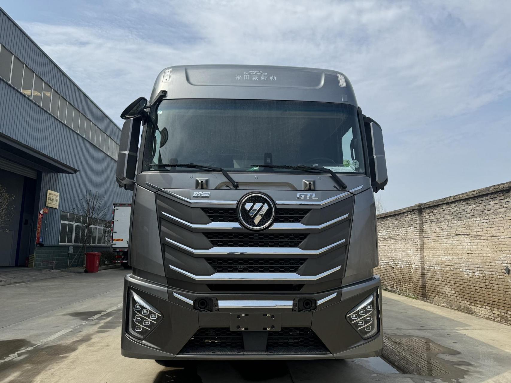 9米6三轴福田欧曼gtl冷藏车.