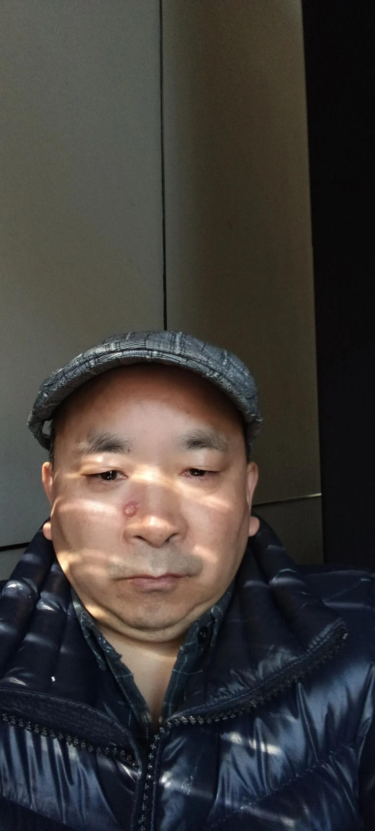 中年人在职业和生活中通常具有以下优势: