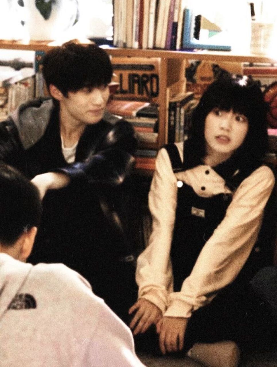 顾然姜佳cp壁纸 显眼包帅哥与他的可爱女孩