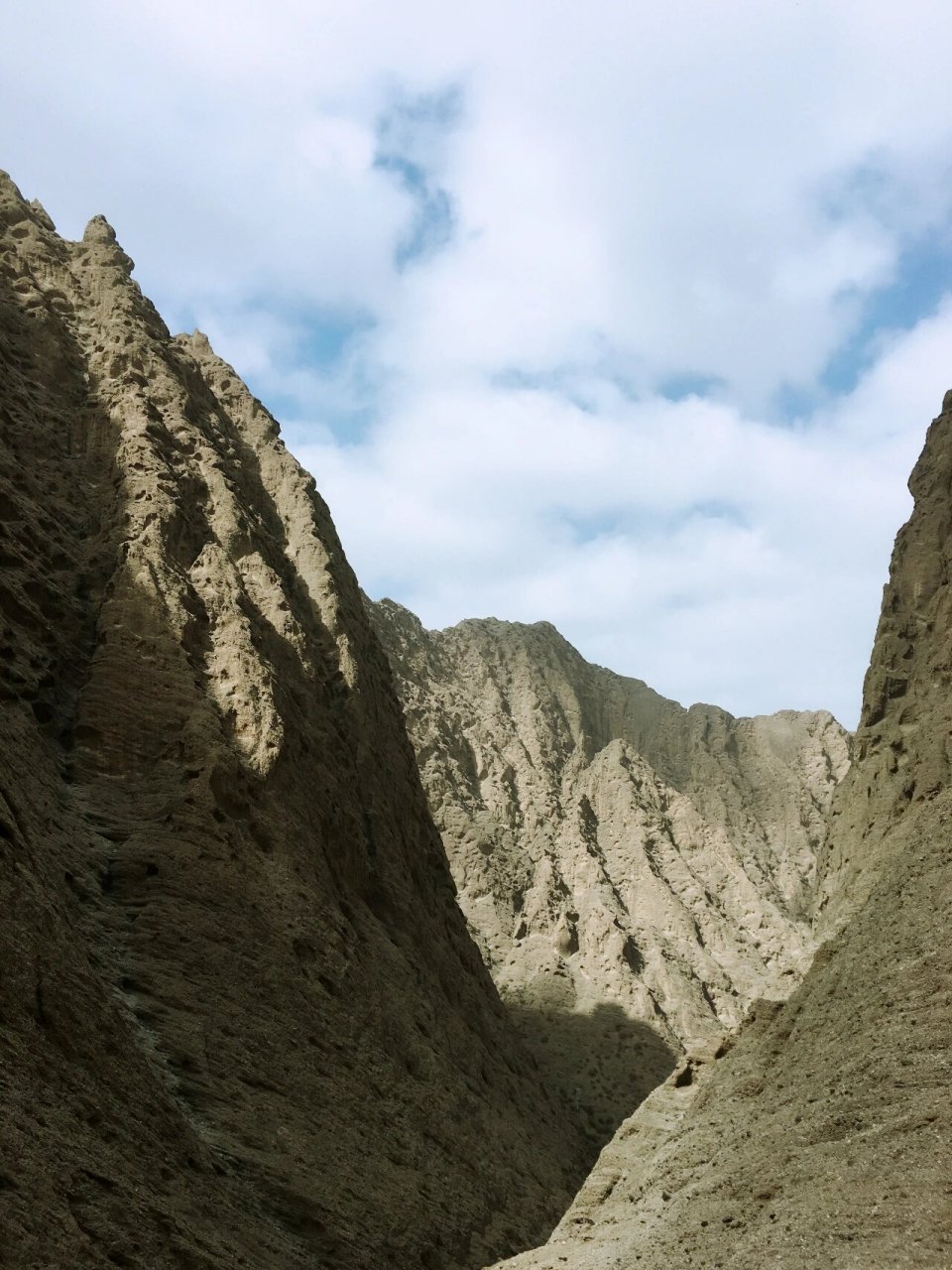 新疆|阿图什|天门山 阿图什天门又称"希普顿石拱门"国家3a级旅游景区.