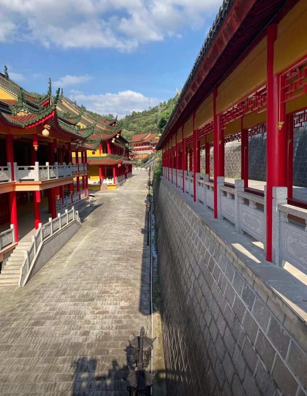 绍兴秀峰寺 建筑宏伟,富丽堂皇,停车免费,不收门票,有大颗板栗卖