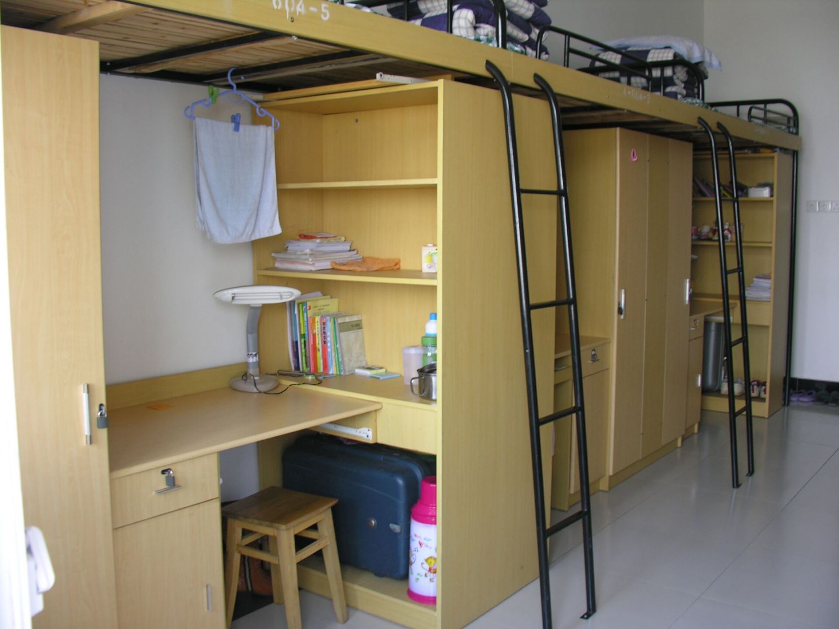 安商贸宿舍  大家的宿舍长啥样子啊?快来看看安商贸的宿舍大变身吧!